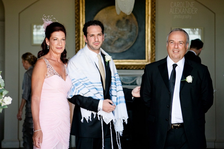 groom with parents