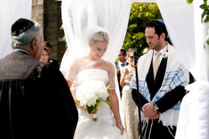 bride circling groom Jewish ceremony